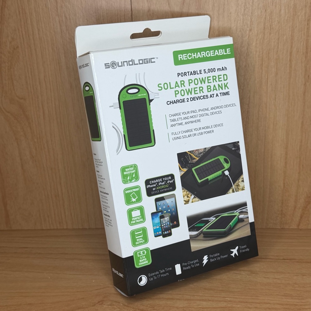 SoundLogic Solar Powered 5,000 mAh Power Bank - Green/Black